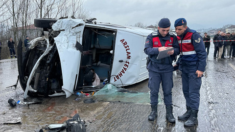 Bartın’da işçi servisleri çarpıştı: 1 ölü, 27 yaralı