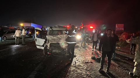 Son dakika... Şanlıurfa’da zincirleme kaza! Araçlar birbirine girdi: Ölü ve yaralılar var