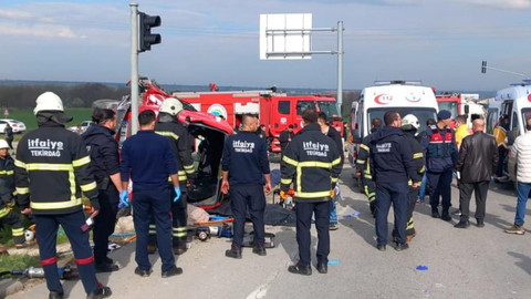 Tekirdağ'da feci kaza! Tır ile minibüs çarpıştı: 5 ölü 10 yaralı