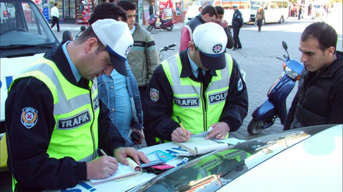 Fahri trafik müfettişlerinin yetkileri alındı