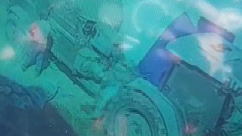 Yem karma makinesine önce kolunu, sonra bedenini kaptırdı: Ölüm anı kamerada