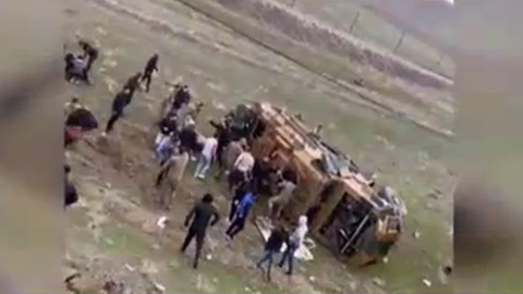 Van'da içinde 13 askerin olduğu Kirpi devrildi