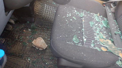 Samsun Bafra’da CHP'nin aracına saldırı! Camlarını kırıp…