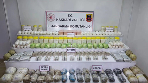 Hakkari İl Jandarma uyuşturucuya karşı duvar ördü! Yüksek miktarda uyuşturucu ele geçirildi