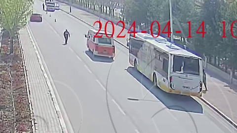 Sürücünün fenalaştığını anlayan polis faciayı önledi!