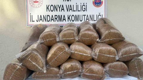 Jandarmadan kaçamadı: Otomobildeki 135 kilo kaçak tütünle yakalandı