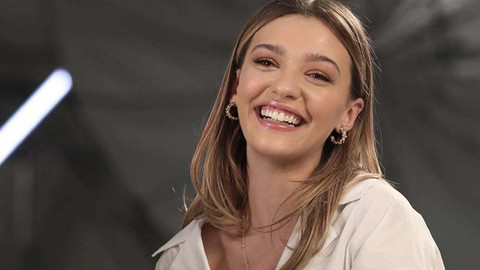 Melisa Döngel frikik verdi! Kalçası görünen oyuncu erkeklerin yüreğini hoplattı