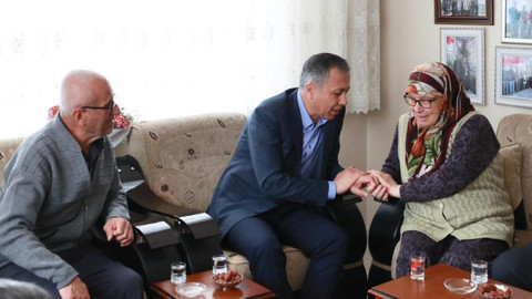 Bakan Yerlikaya'dan şehit ailelerine ziyaret!