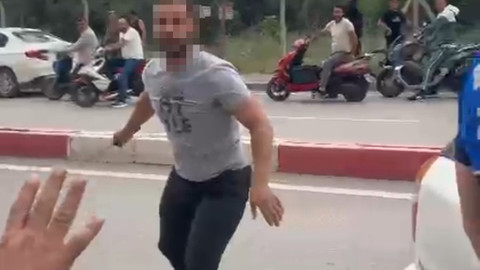 Esnaftan zabıtaya bıçaklı saldırı!