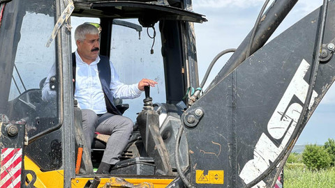 22 yıldır işçi olduğu belediyeye başkan seçildi, hala işçi olarak çalışıyor