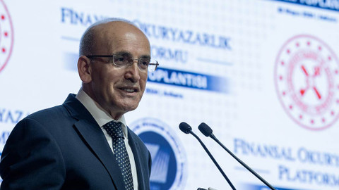 Bakan Şimşek duyurdu: Borsaya vergi düzenlemesi ertelendi