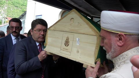 Adalet Bakanı Yılmaz Tunç'un acı günü