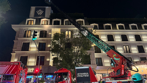 Kadıköy'de korkutan yangın! Otel yangını büyümeden söndürüldü