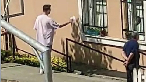 Sınava yetişemedi: Giriş belgesini çöpe atarak çaresizce evine döndü