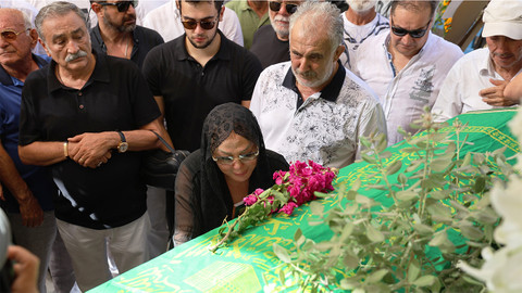 Anne Safiye Soyman; oğluna son görevini yaptı!