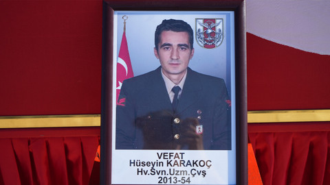 Babaların tabutuna son kez dokundular!