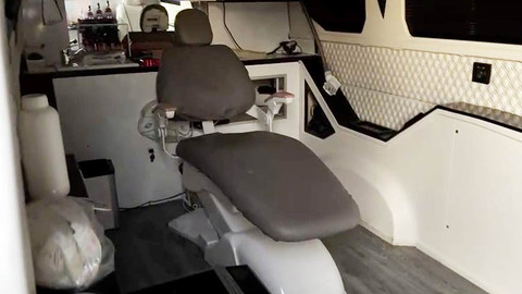 Minibüsün kasasını 'VIP güzellik salonu' yaptı! Kıskıvrak yakalandı