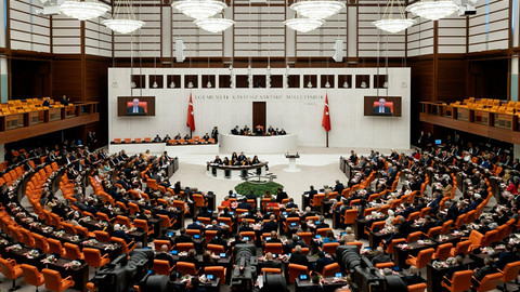 Yetkisiz çakar ve silah kullananlar yandı!