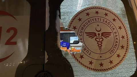 Diyarbakır’da hasta taşıyan ambulansa taşlı saldırı