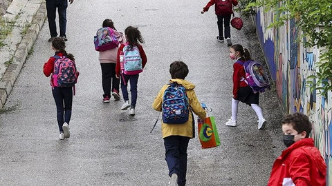 Kıyafet yönetmeliği değişti 4 yıl şartı getirildi