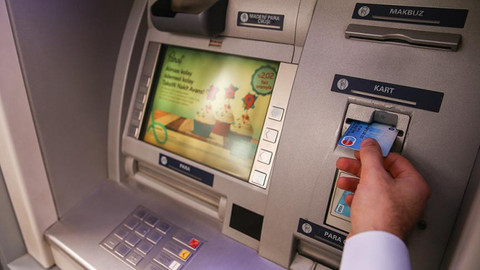 ATM'lerde yeni dönem: Bu şifreleri yazanların kartları iptal edilecek