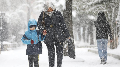 Artvin’de eğitime ara: Okullar tatil edildi