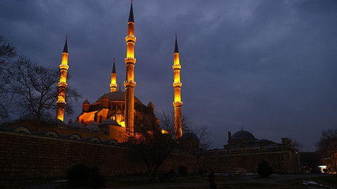 Miraçta ne oldu? Allah’a Yükseliş ve Manevi Arınma Gecesi Miraç kandili ismini nereden aldı?