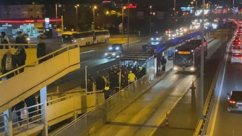 Bakırköy metrobüs durağında korku dolu anlar!