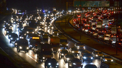 Valilik uyarmıştı! Sağanak yağış İstanbul'u tamamen kilitledi!
