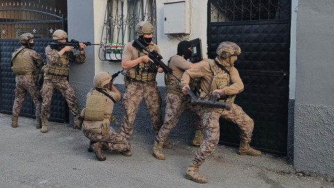 Zehir tacirlerine 'Narkokapan' darbesi: Yüzlerce kişi yakalandı