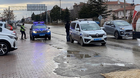 Tek anons yetti! Jandarmadan kaçtı, polise yakalandı