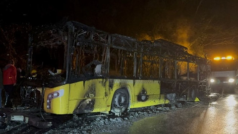 Sarıyer'de İETT otobüsü seyir halinde alev aldı