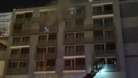 Denizli'de 7 katlı apartmanda yangın: Mahsur kalanlar var