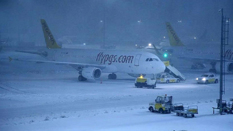 İstanbul'da kar alarmı: Çok sayıda uçuş iptal edildi