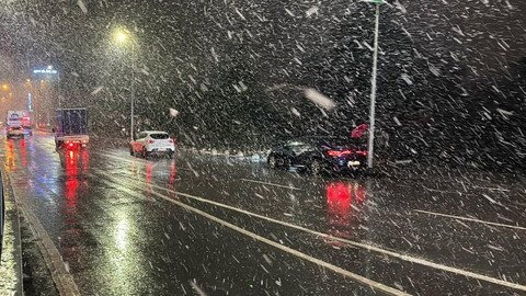 İstanbul Valisi Gül'den uyarı: Zorunlu olmadıkça trafiğe çıkmayın!