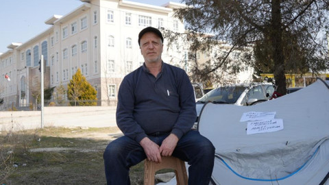 Bisikletle bakanlığa gideceğim! Kirası yükseltilince adliye önüne çadır kurdu