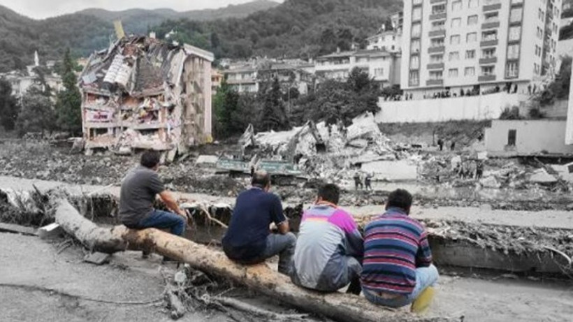 Meşruiyet Hukukilik İçin Yeterli mi, Sorumlu Kim?