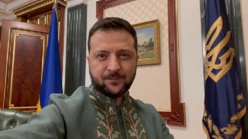 Zelenski, Vışıvanka Günü sebebiyle işlemeli gömleğini giydi