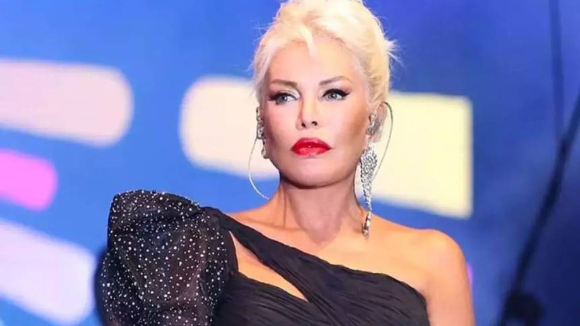 Ajda Pekkan katıldığı törende Gazze'ye destek mesajı verdi