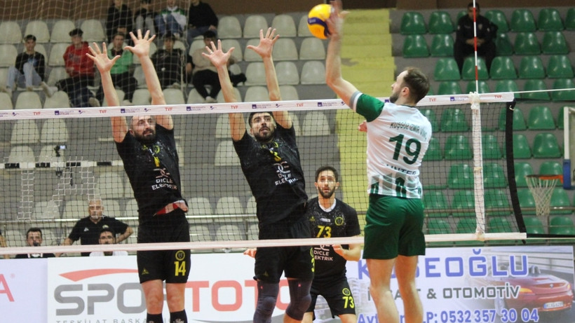 Voleybol: AXA Sigorta Efeler Ligi