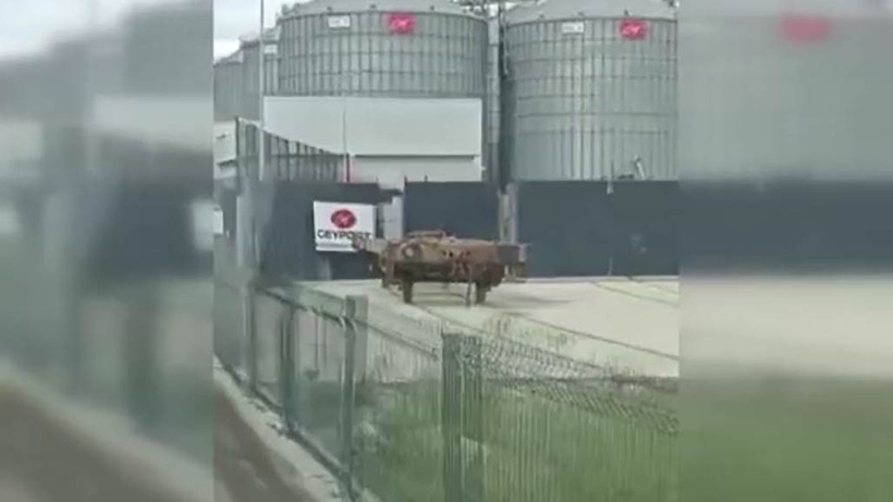 Vagon kaçtı, liman kapılarını patlattı: Başıboş vagon kamerada!