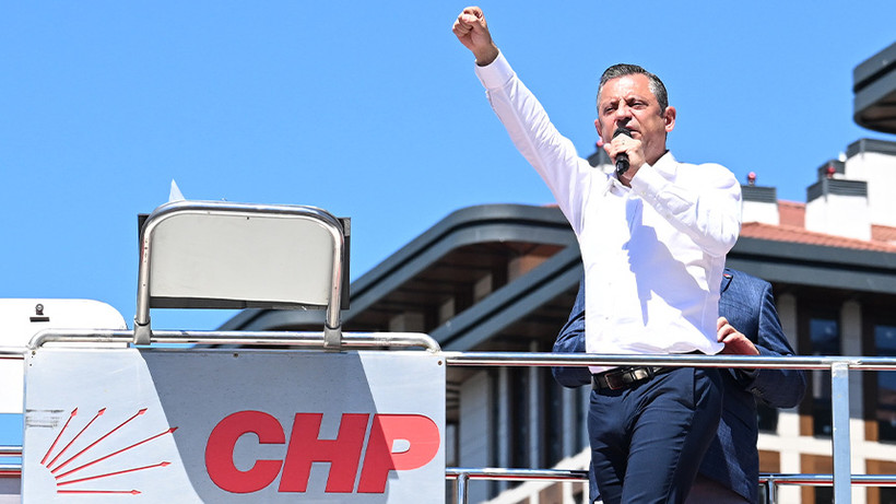 CHP Genel Başkanı Özel, Rize'de "Çay Mitingi"ne katıldı: "CHP'yi iktidara taşıyacağız."