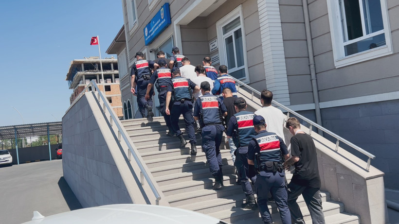 Bakanın adıyla dolandırıcılık! 4 ilde dev operasyon: 7 gözaltı