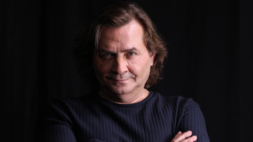 Armağan Çağlayan tiyatro sahnesinde!