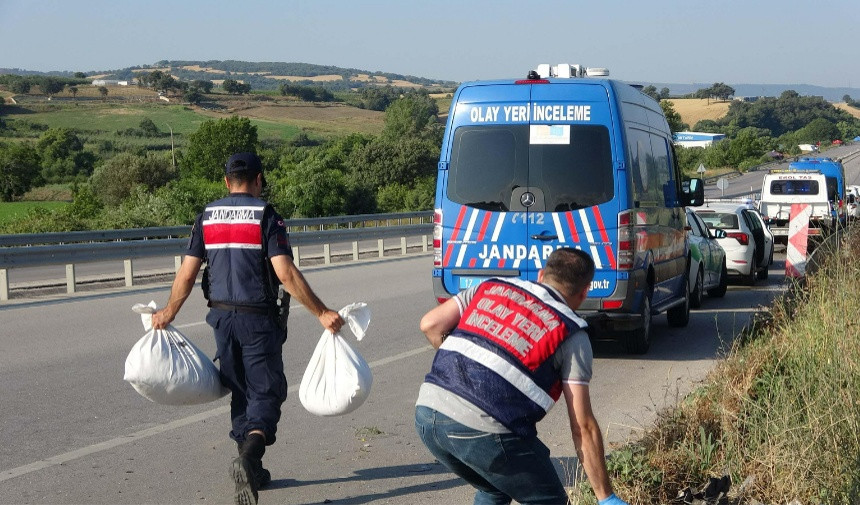 canakkalede kaza surucu oldu aracta uyusturucu cikti 2