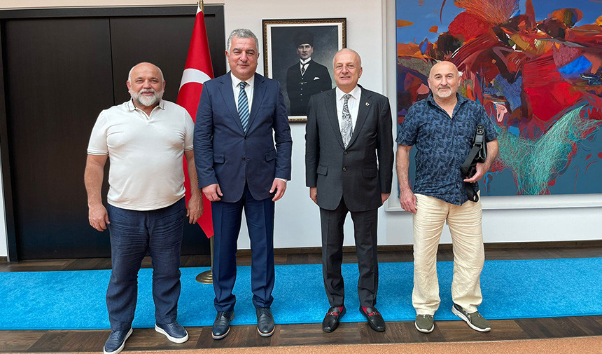 koksal-ozturk-kurban-bayraminda-berlinde-turk-is-insanlariyla-gorustu-1
