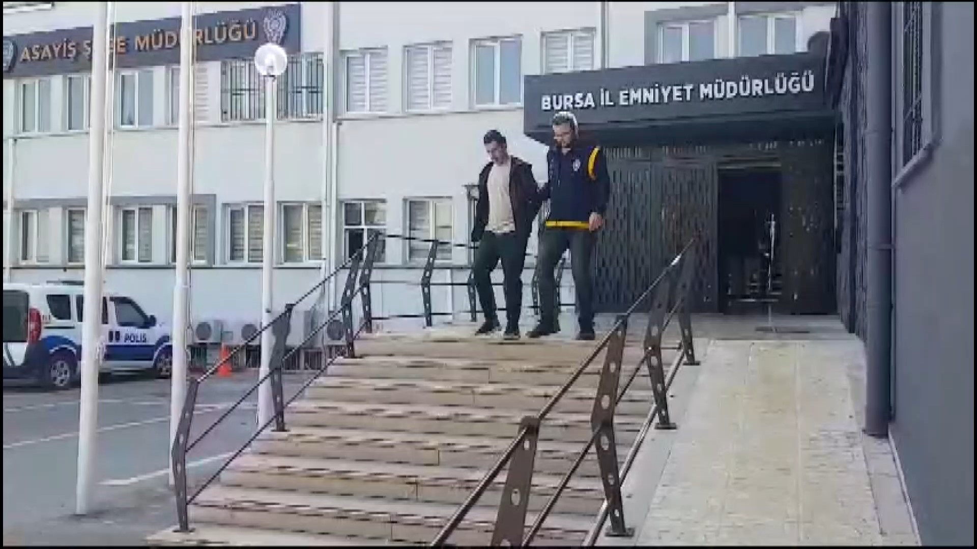 bursa'da-araba-hirsizi-burnundan-teshis-edildi-25ekim2023-iha-5