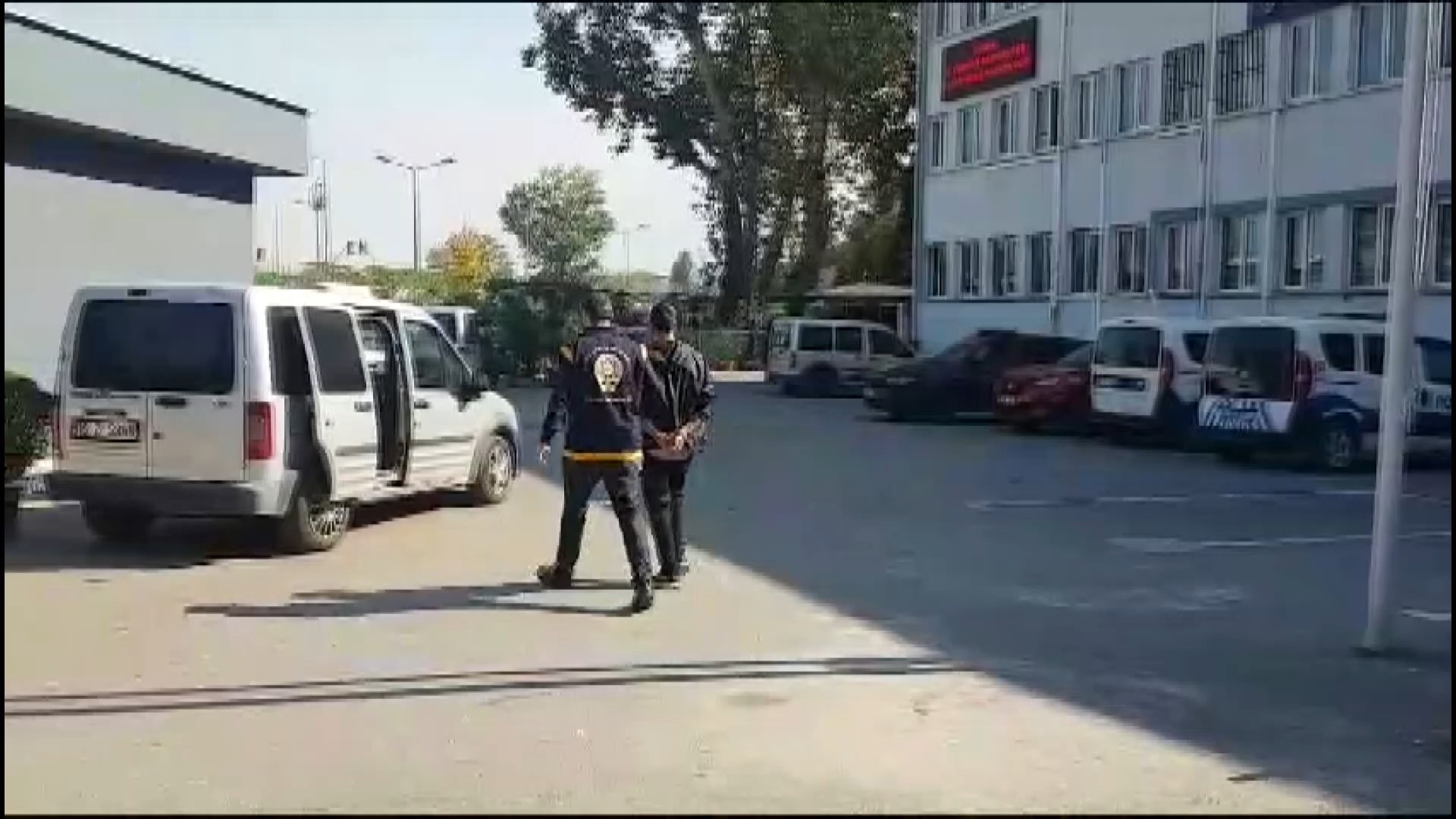 bursa'da-araba-hirsizi-burnundan-teshis-edildi-25ekim2023-iha-6