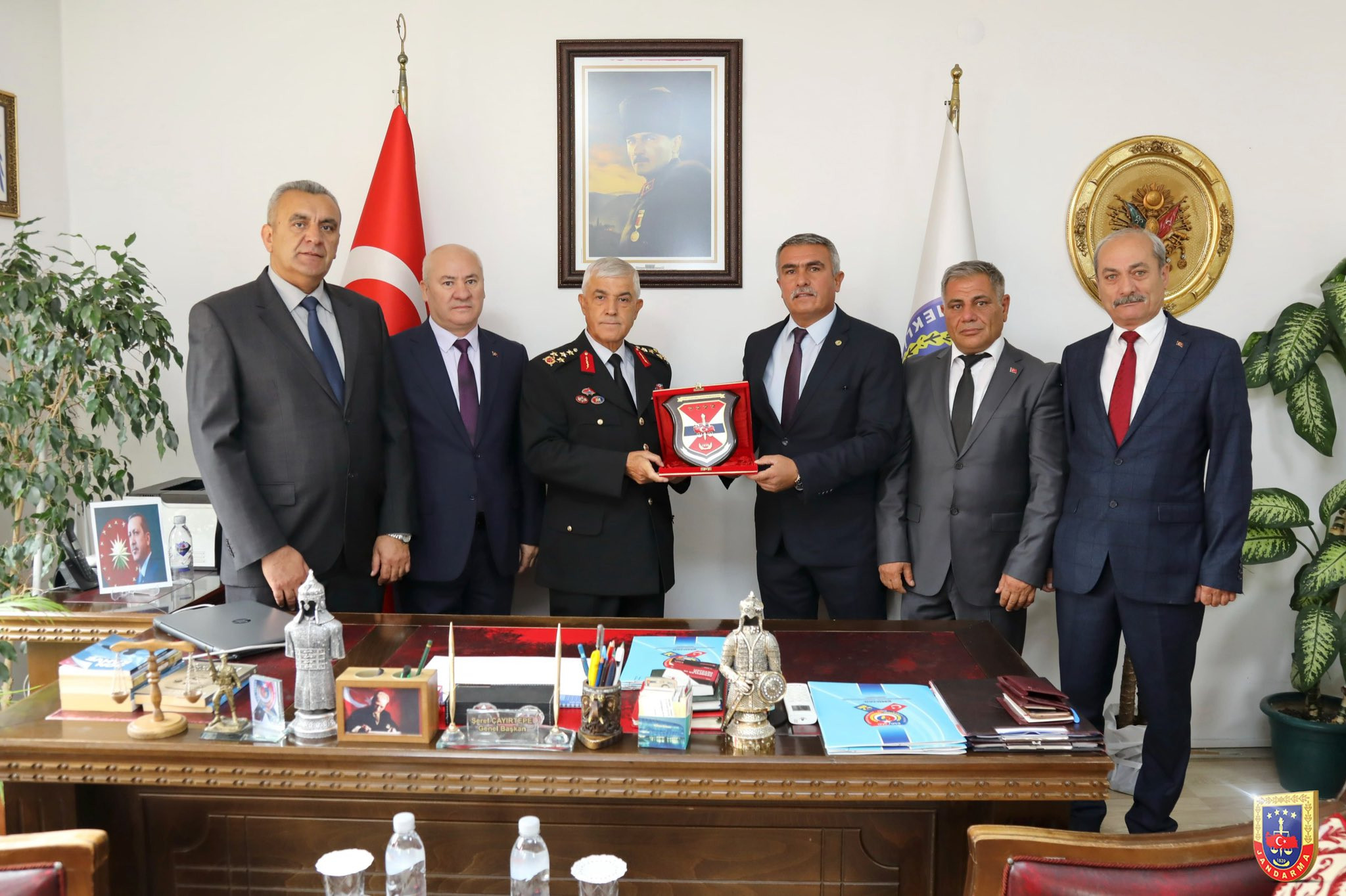 jandarma-genel-komutani-orgeneral-arif-cetin-emuhad-ziyaret-18ekim2023-1