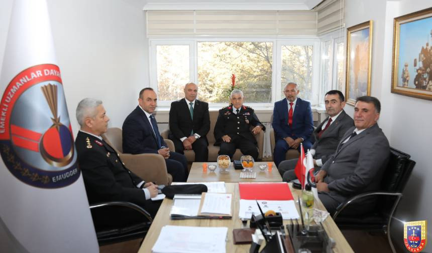Orgeneral-Arif-Cetin-Emmuder-ziyaret3